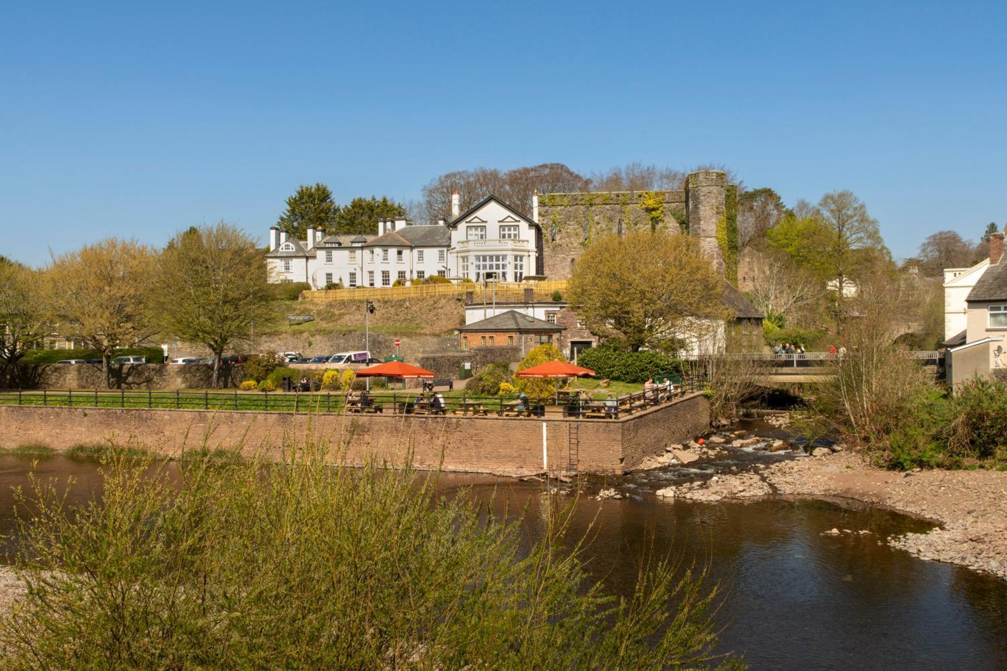 The Castle Of Brecon Hotel, Brecon, Powys 외부 사진
