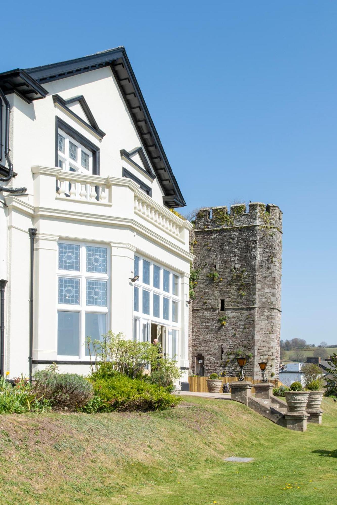 The Castle Of Brecon Hotel, Brecon, Powys 외부 사진